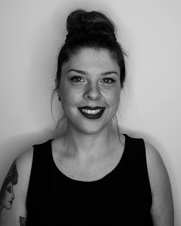 Chiara – Receptionist Luxury Style Catania